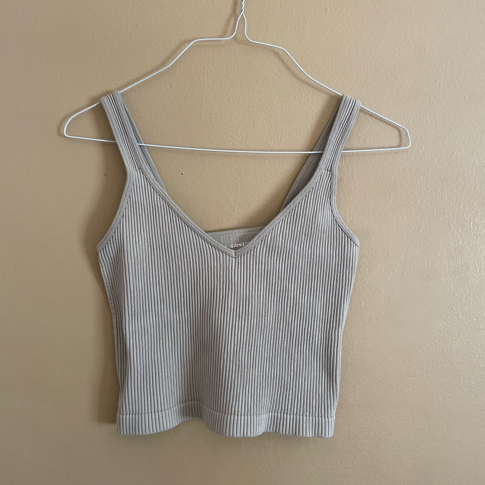 Seamless Gray Cropped Lounge/Workout Tank Top.